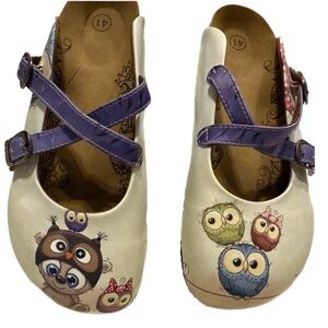 Goby Women’s Owl Print Clogs